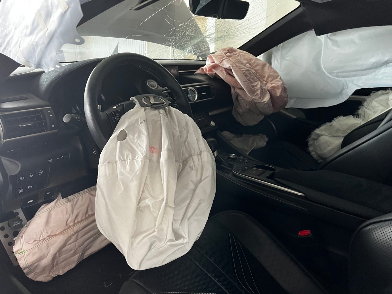 Lexus Totalschaden Münchberg Lexus mit Totalschaden in Münchberg gutachterlich dokumentiert